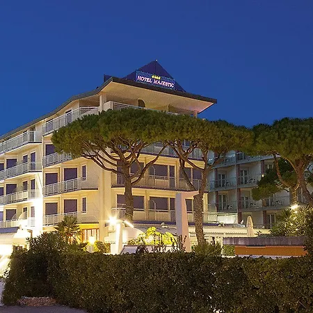 Majestic Hotel 4*