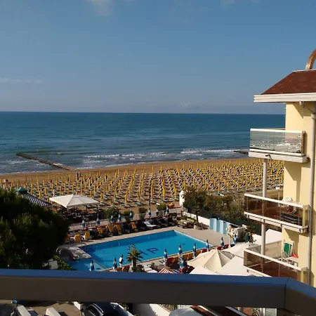 Hotel Majestic 4*