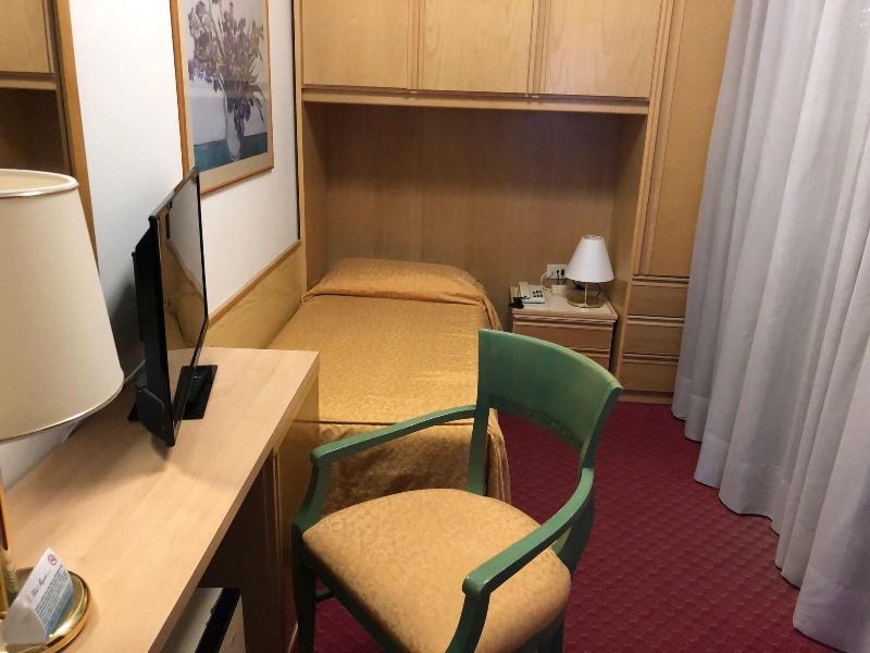 Majestic Hotel 4*